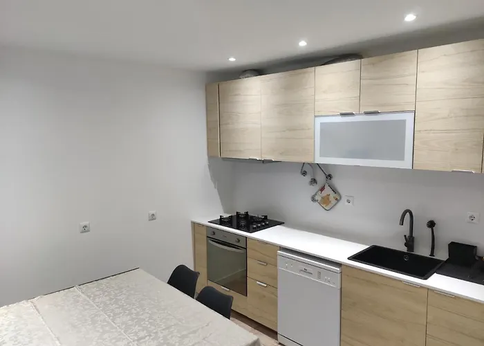 Costa House نازاريه